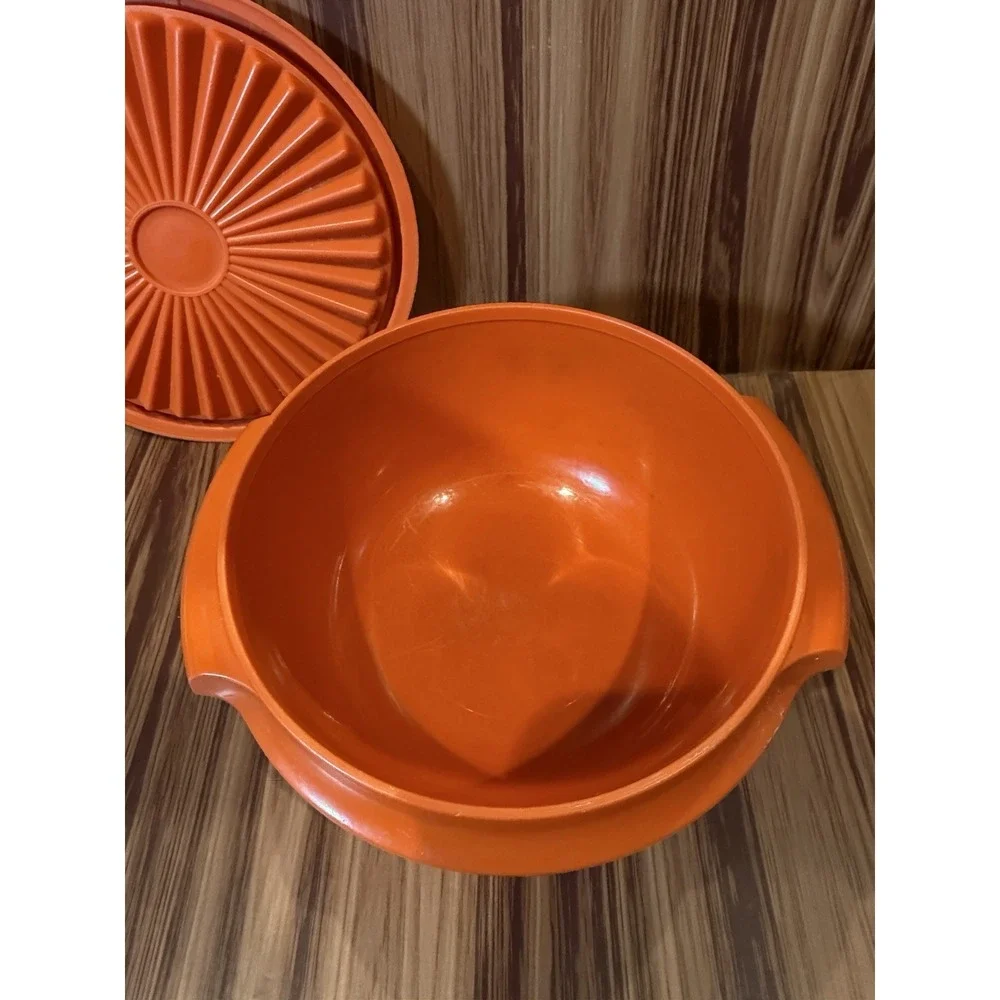 Tupperware vintage orange